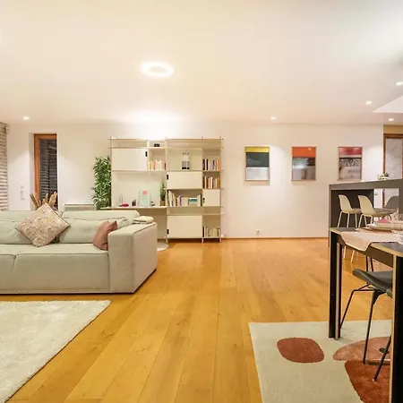 Penthouse Hors-chateau Apartment